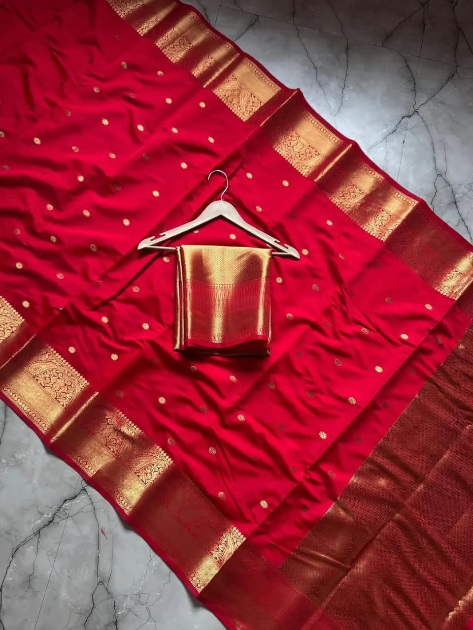 💖💖Vintage Look Banarasi Soft Silk Sarees💖💖